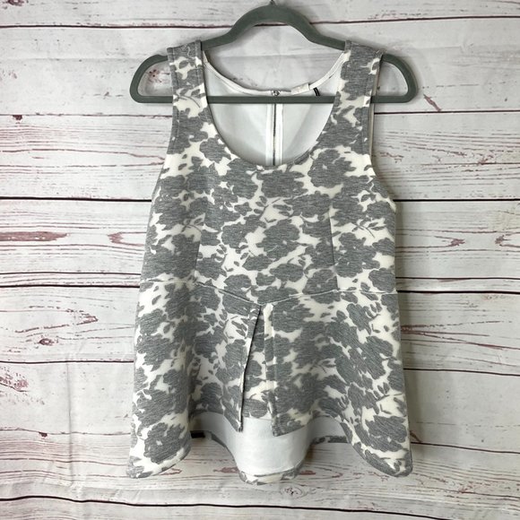 Anthropologie Akemi + Kin Floral Peplum Top - Picture 2 of 15